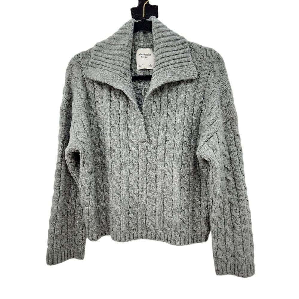Abercrombie‎ & Fitch Oversized Cropped Cable Knit Sweater Size Small Grey